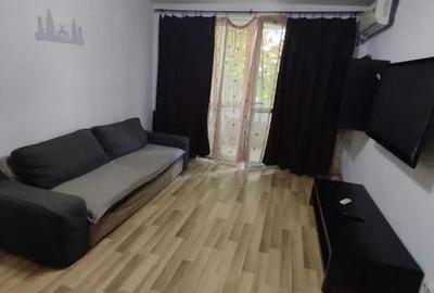 Apartament cu 2 camere semidecomandat, mobilat în Costin Georgian