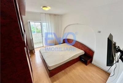 Apartament cu 3 camere decomandat în Nicolina