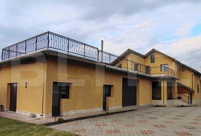 Casă individuală cu 7 camere cu Piscina în Mihai Viteazu - 2