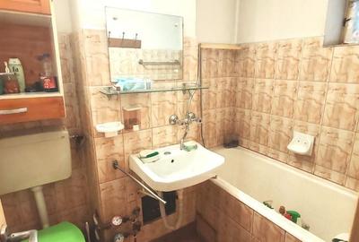 Apartament cu 3 camere decomandat în Negru Vodă