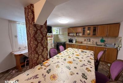 Casă cu 6 camere cu Teren 264 Mp în Central