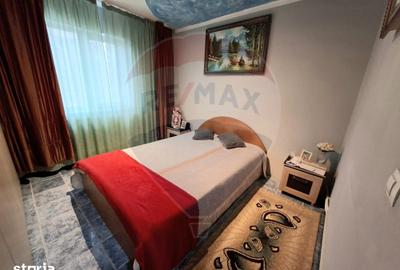 Apartament cu 3 camere semidecomandat în Tache