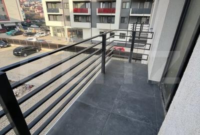 Apartament cu 3 camere decomandat în Vișani - 16