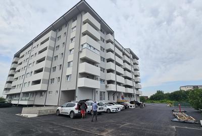 Apartament cu 3 camere decomandat în Berceni