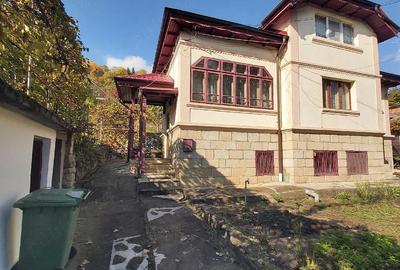 Casă cu Teren 750 Mp în Central - 2