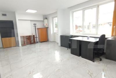 Spațiu comercial, de 46 mp, în Central - 2