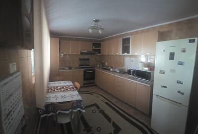 Casă cu 4 camere în Central - 4