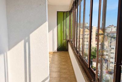 Apartament cu 4 camere decomandat în Dacia