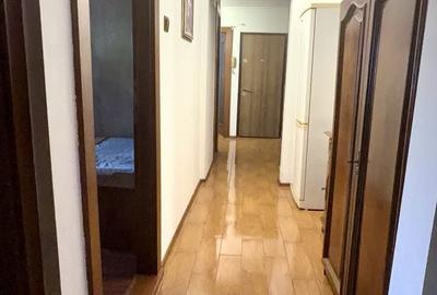 Apartament cu 3 camere decomandat în Aradului