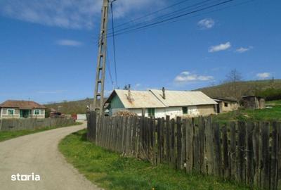 Casă cu 4 camere cu Teren 610 Mp în Gura Văii