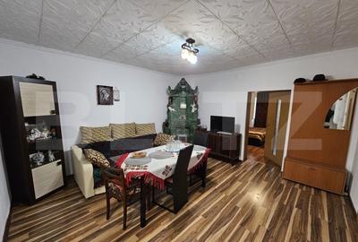 Casă individuală cu 10 camere cu Canalizare în Central