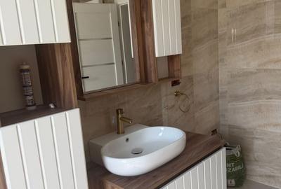 Apartament cu 3 camere decomandat în Popoveni