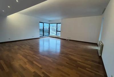 Apartament cu 4 camere decomandat în Aviației