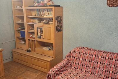 Apartament cu 3 camere decomandat în Exterior Vest