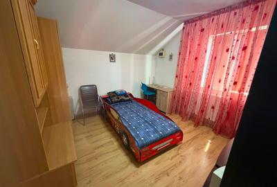 Casă cu 4 camere în Central