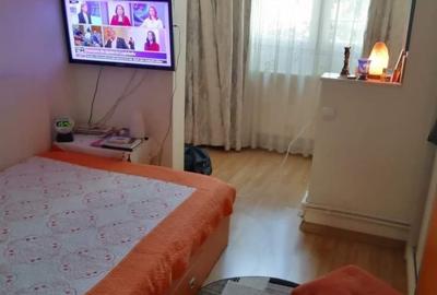 Apartament cu 3 camere decomandat în Exterior Vest - 2