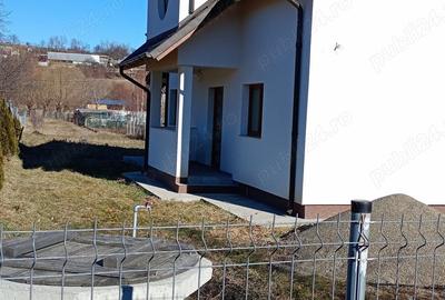 Casă cu 4 camere cu Teren 1144 Mp în Precista - 8