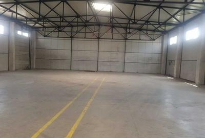Spațiu industrial, de 400 mp, în Est