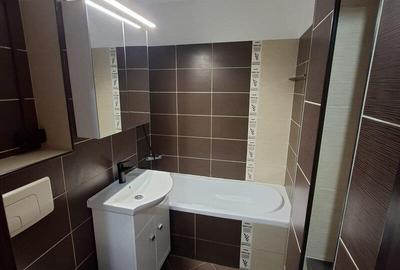 Apartament cu 2 camere decomandat în Tei