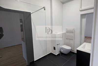 Spațiu comercial, de 105 mp, în Central - 4