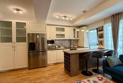 Apartament cu 3 camere semidecomandat, mobilat în Unirii