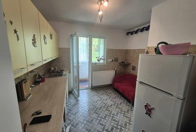 Apartament cu 2 camere decomandat în Micro III