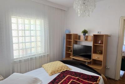 Apartament cu 4 camere decomandat în Central - 2