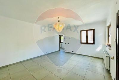 Casă cu 6 camere cu Teren 500 Mp în Calea Dumbrăvii - 2