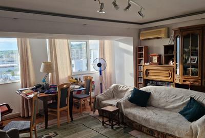 Apartament cu 4 camere decomandat în Gară
