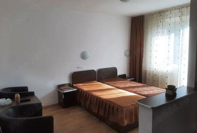Casă cu 15 camere cu Teren 500 Mp în Platoul Izvor