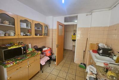 Apartament cu 3 camere decomandat în Rahova - 6