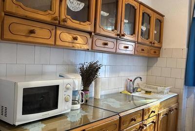 Apartament cu 2 camere semidecomandat, mobilat în Sud