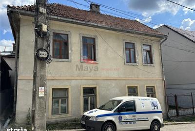 Casă cu 5 camere cu Teren 520 Mp în Central