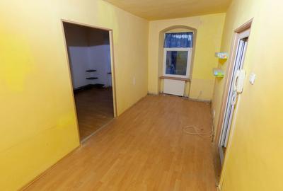 Casă cu 9 camere cu Canalizare în Centrul Istoric - 8