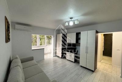 Apartament cu 2 camere semidecomandat în Aradului