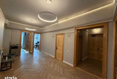 Spațiu comercial, de 125 mp, în Central