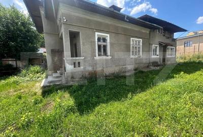 Casă cu 3 camere cu Teren 1111 Mp în Central