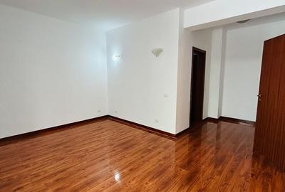Apartament cu 4 camere decomandat în Primăverii - 9