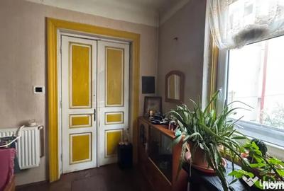 Apartament cu 6 camere decomandat în Ștefan cel Mare