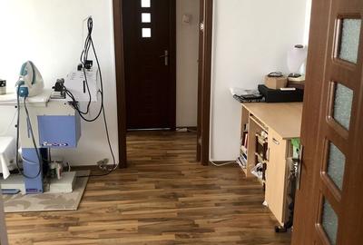 Apartament cu 2 camere semidecomandat, mobilat în Km 4