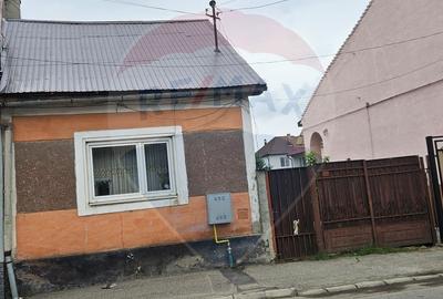 Casă cu 2 camere cu Teren 639 Mp în Ultracentral