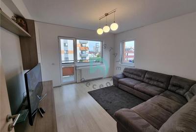 Apartament cu 3 camere decomandat, mobilat în Tractorul