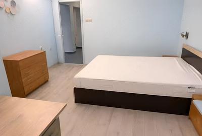Garsonieră decomandată în Titan