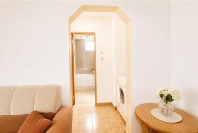 Apartament cu 2 camere semidecomandat, mobilat în Tractorul - 9