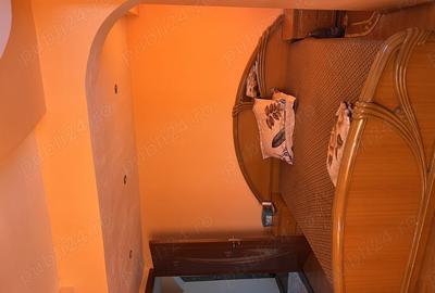 Apartament cu 3 camere decomandat în Rovinari