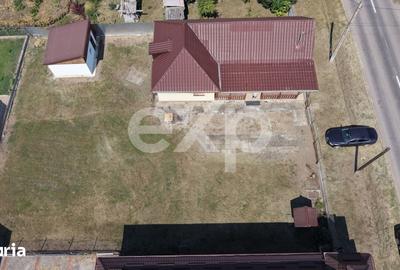 Casă cu 3 camere cu Teren 744 Mp în Central