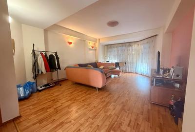 Apartament cu 3 camere decomandat, mobilat în Aradului