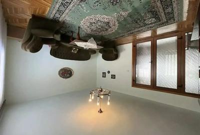 Casă cu 6 camere cu Canalizare în Central - 4