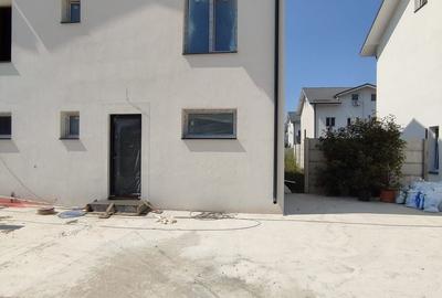 Duplex cu 3 camere cu Canalizare în Nord-Est
