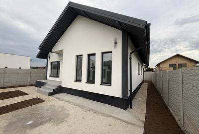 Casă cu 4 camere în Central